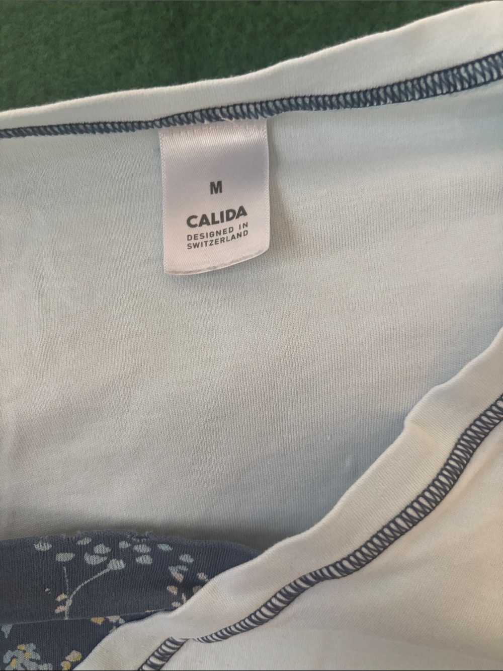 Light Blue Long-Sleeve V-Neck Women's Top - Picture 2 of 2